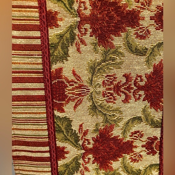 CHRIS MADDEN FRINGED TABLE RUNNER - Picture 3 of 6